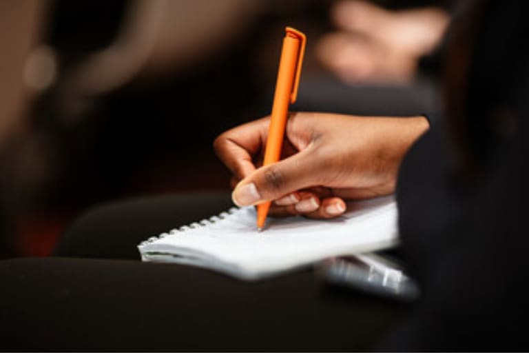 Como escrever uma redação persuasiva para concursos?