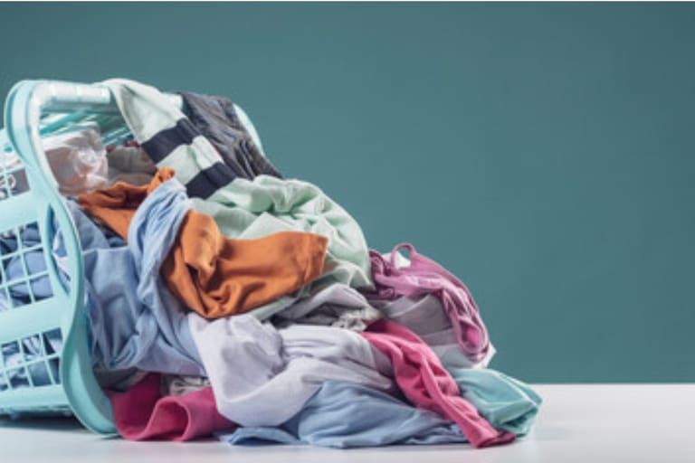Como Remover Manchas Comuns em Tecidos