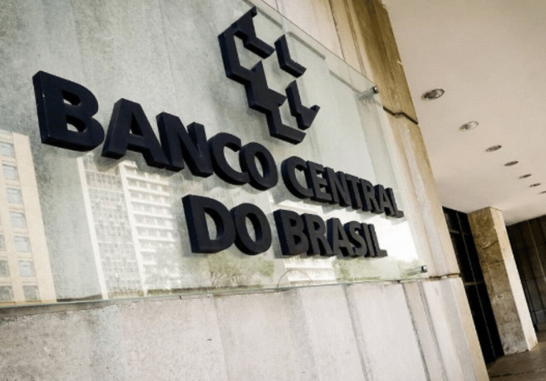 Por que brasileiros não terão mais ter app do Bradesco ou Itaú? Serão excluídos? Entenda