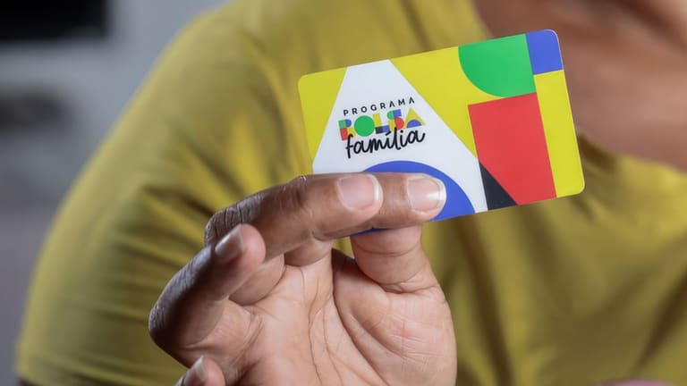Bolsa Família: Governo ANUNCIA lista de beneficiários BLOQUEADOS do programa
