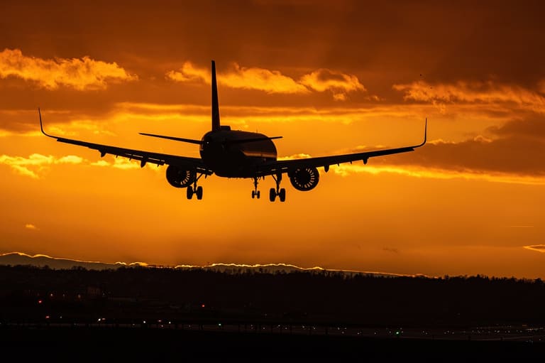 Petrobras REDUZ preço do querosene de aviação; Passagens aéreas vão ficar MAIS BARATAS? Petrobras REDUZ preço do querosene de aviação; Passagens aéreas vão ficar MAIS BARATAS?