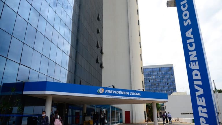 INSS: Governo bate martelo sobre aumento para quem ganha mais de um salário mínimo INSS: Governo bate martelo sobre aumento para quem ganha mais de um salário mínimo