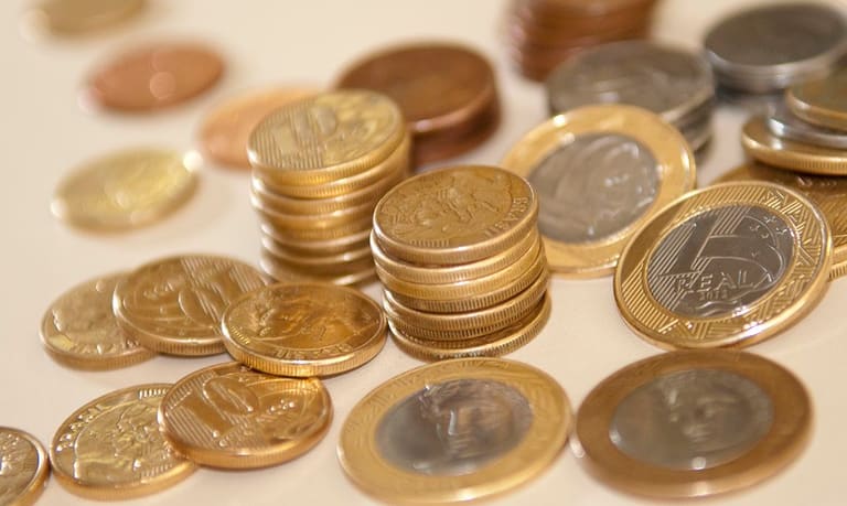 Dupla da pesada! Essas 2 MOEDAS de 10 CENTAVOS podem valer até R$850,00