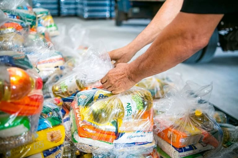 Bolsa Família está incluindo CESTA BÁSICA adicional? Veja decisão do Governo!