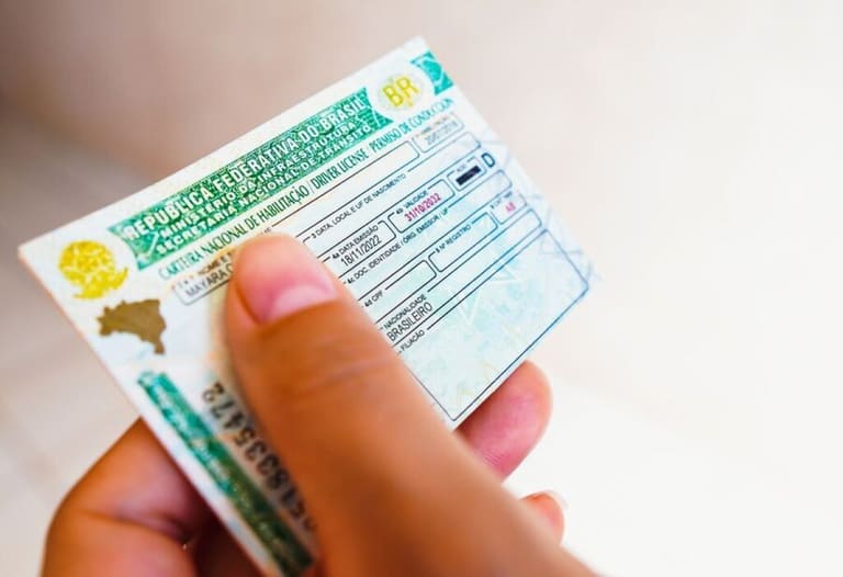 Detran vai emitir 2ª via de GRAÇA para quem perdeu documentos nas chuvas