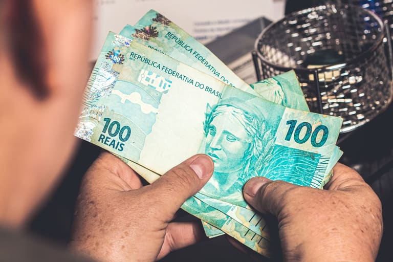 O que é abono pecuniário? Quem tem direito? Saiba como ganhar dinheiro EXTRA