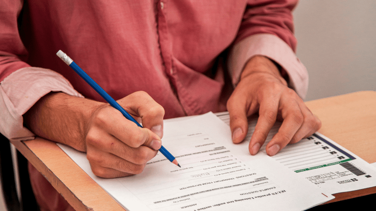 como é a prova de concurso público