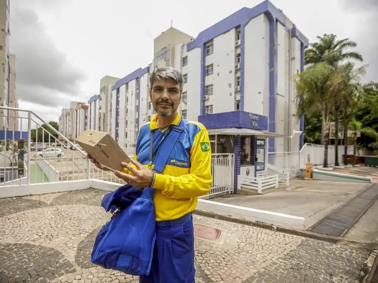 Entenda sobre o cargo operacional de Carteiro no Concurso Correios! Imagem: Agência Brasil