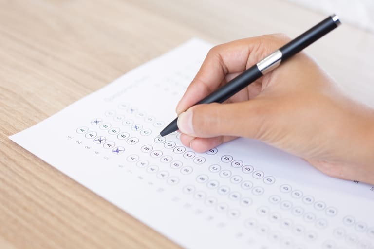 Concurso Legislativo é publicado com vagas para carreiras de níveis médio e superior: confira todos os detalhes e participe