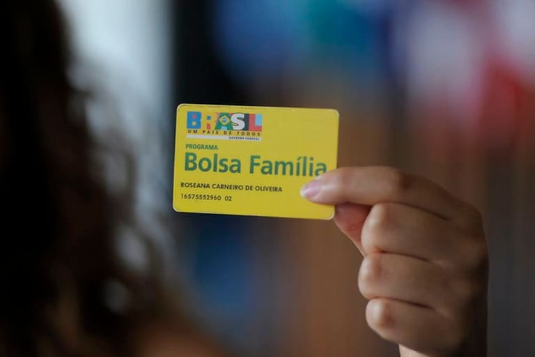 Governo confirma ALTERAÇÃO no VALOR do Bolsa Família de julho; entenda