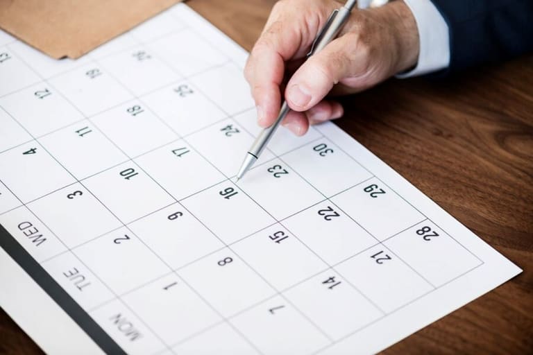 Feriado de 9 de Julho: Confira o que abre e fecha no estado! Imagem: Freepik Feriado de 9 de Julho: Confira o que abre e fecha no estado! Imagem: Freepik