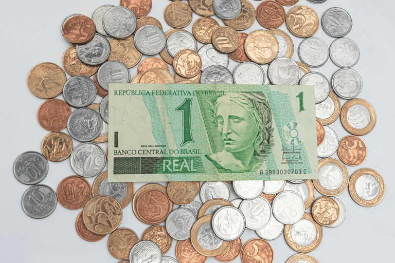 Essas notas de 1 real antigas se valorizaram e podem valer centenas de reais atualmente.