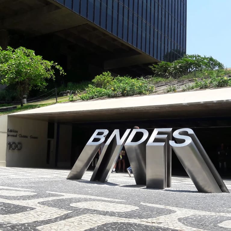 URGENTE! 900 vagas para BNDES; inscrições chegando ao fim!