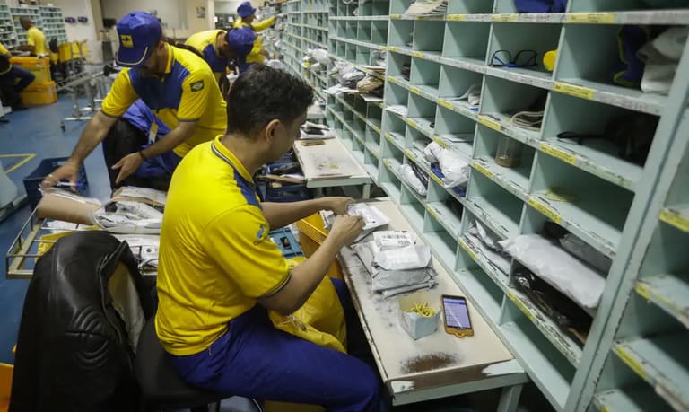 Esteja mais próximo de conquistar sua vaga nos Correios. Imagem: Agência Brasil. Esteja mais próximo de conquistar sua vaga nos Correios. Imagem: Agência Brasil.