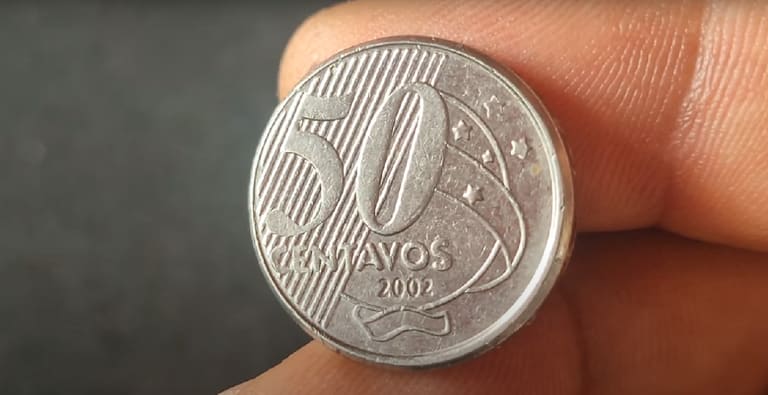 Moeda de 50 Centavos de 2002: Raridade, Defeito de Cunho Rachado e Seu Valor Crescente