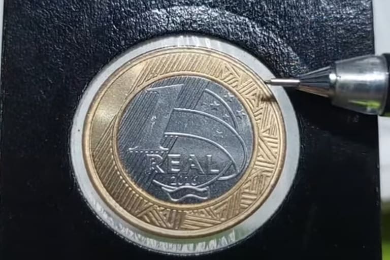 Moeda 1 real 2016 reverso invertido