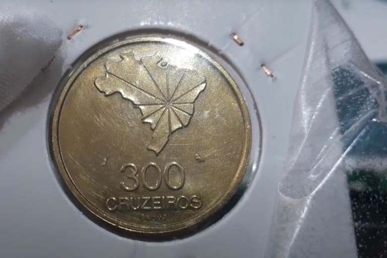 Moeda de 300 cruzeiros