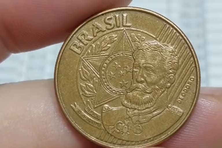 Moeda de 25 centavos 2008 com reverso invertido