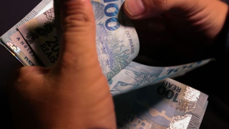 CALENDÁRIO BAGUNÇADO: Veja como ficam as datas de pagamentos de salários para esta semana