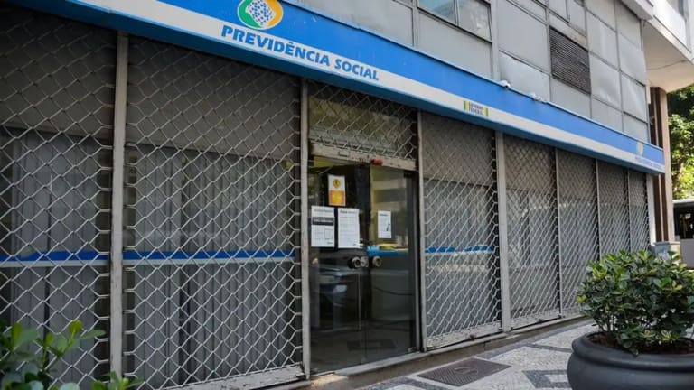 Bomba no INSS: Federação se revolta com CNU e exige edital exclusivo Bomba no INSS: Federação se revolta com CNU e exige edital exclusivo