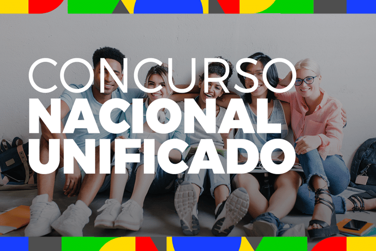 Preparação Estratégica CNU 2025 Grupo diverso de estudantes sorridentes sentados juntos estudando para o Concurso Nacional Unificado 2025