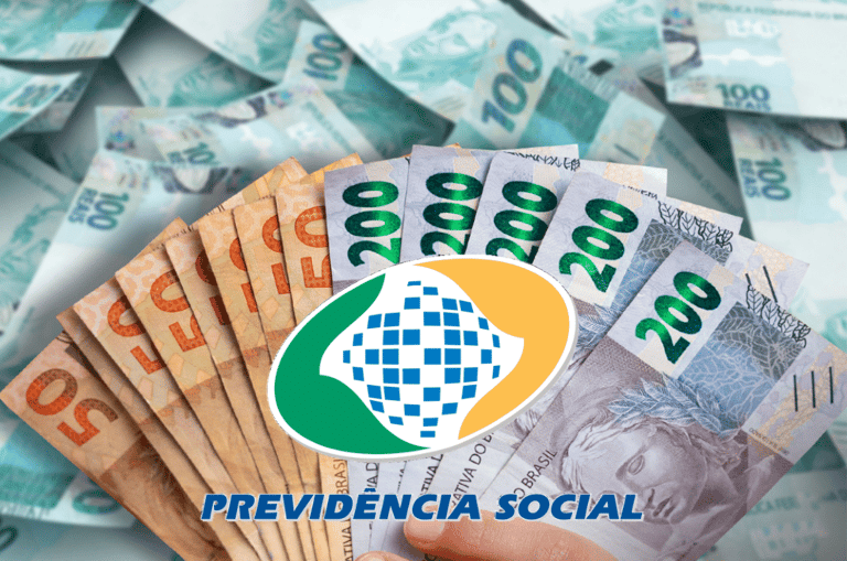 Mais de 1 milhão de brasileiros ainda não aderiram ao acordo de devolução do INSS Notas de R$ 50 e R$ 200 com logo da Previdência Social, representando a devolução do INSS