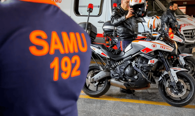Equipe do SAMU 192 em base operacional representando oportunidade de trabalho no edital