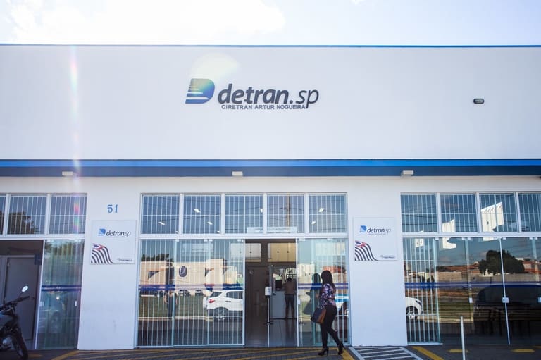 Detran SP autoriza concurso público 2024 com mais de 140 vagas para cargo de agente.