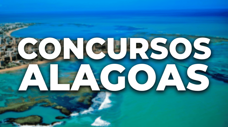 Vista aérea do litoral de Alagoas com águas azul-turquesa, texto "Concursos Alagoas" em letras brancas