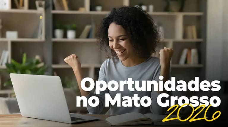 Mulher comemorando aprovação em processo seletivo da Prefeitura de Mato Grosso com vagas em educação e saúde.