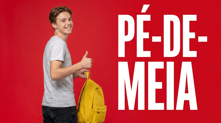 Jovem sorrindo com mochila amarela faz sinal de positivo ao lado do texto "Pé-de-Meia" em fundo vermelho.