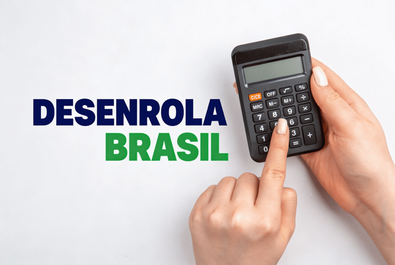 Mãos segurando calculadora e nome "Desenrola Brasil" em destaque.